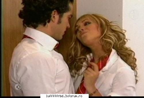 Annie cu Poncho sau cu Christopher?? - deacord cu anahi_giovana sigur k cu poncho - ♥Anahi♥