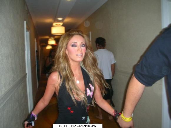 alegetzi!! - dar eu o iubesc foarte mult pe anahi ea e tot - ♥Dulce y Annie♥