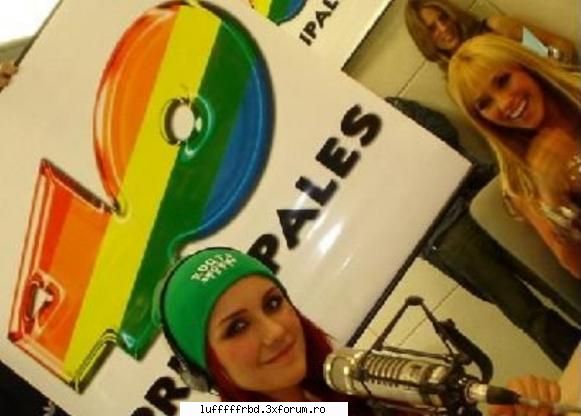 poze cu Dul shi Annie - hai mai punetzi shi voi ca sincer am obosit :D :D - ♥Dulce y Annie♥