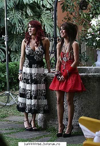 wow :nebun:  :nebun:  :nebun:  :nebun: poze cu dul shi annie
